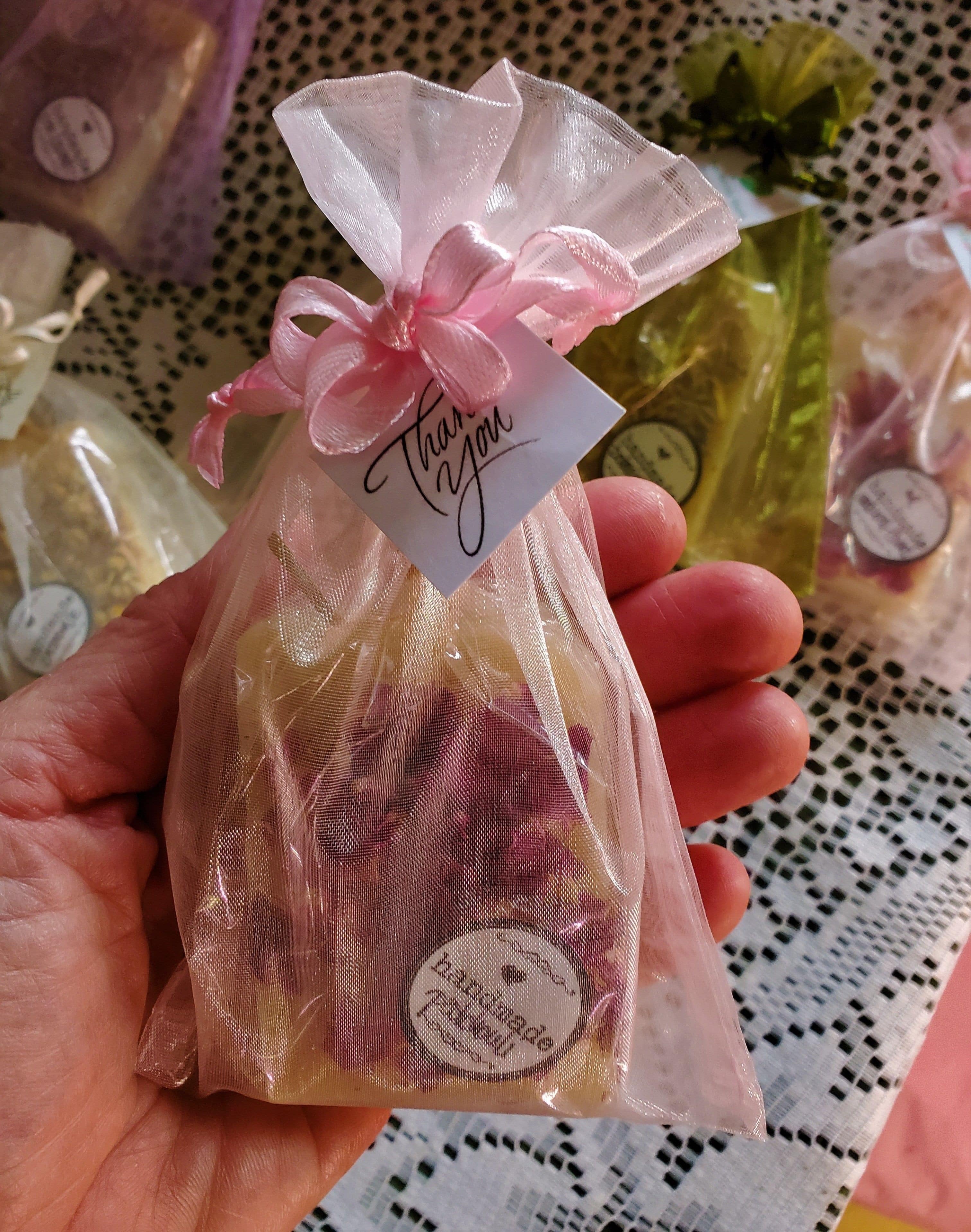 Our handmade all natural soap favours make an exceptional gift for your guests. Give a quality favour, made with care in Manitoba customized to your celebration