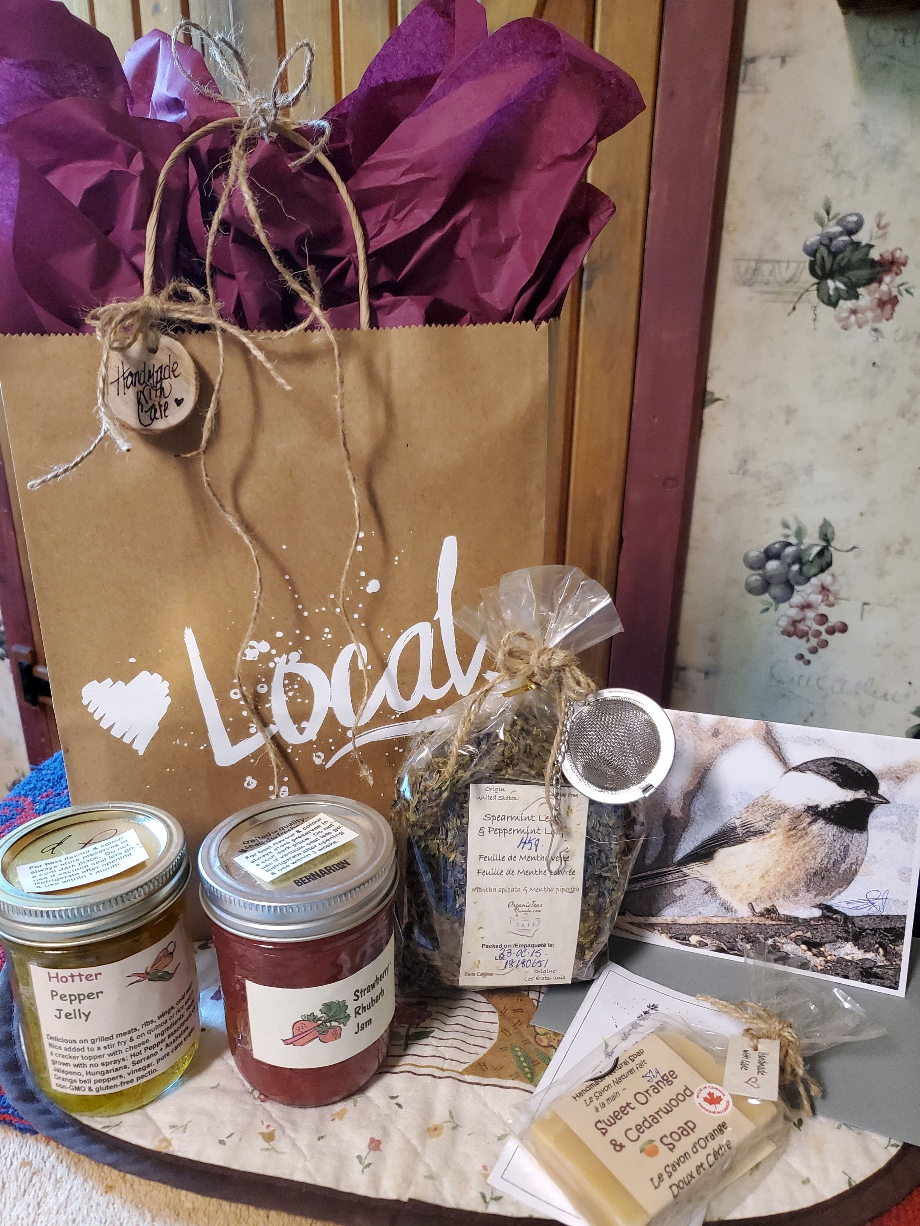 Our Veggie Stand Gift Bag Collection features our handmade products, full sized and all dressed up and ready to gift.  Great host gift or for secret Santa.