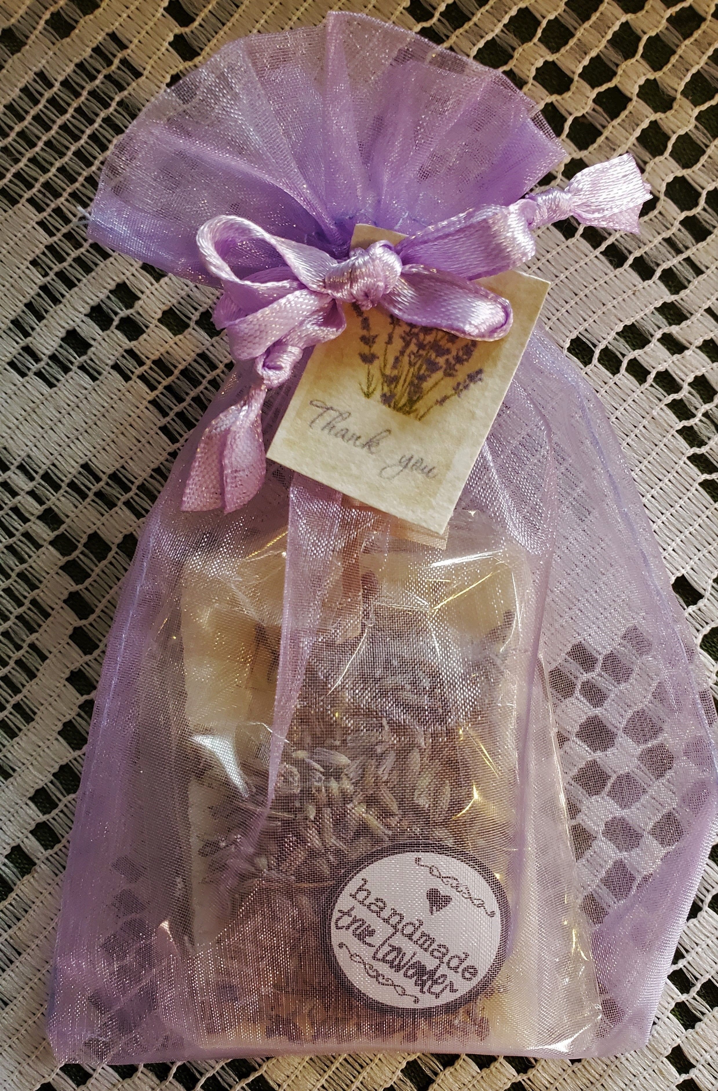 Our true lavender soap favours make the perfect guest favour for your shower favours, wedding favours or to announce to Save The Date for your wedding.